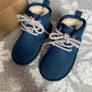 Unisex UGG toddler winter boots